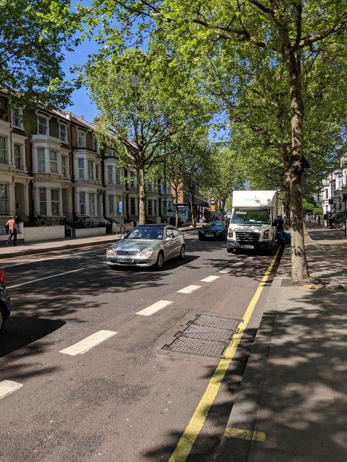 Oyo Lifestyle Golden Strand London Exterior foto