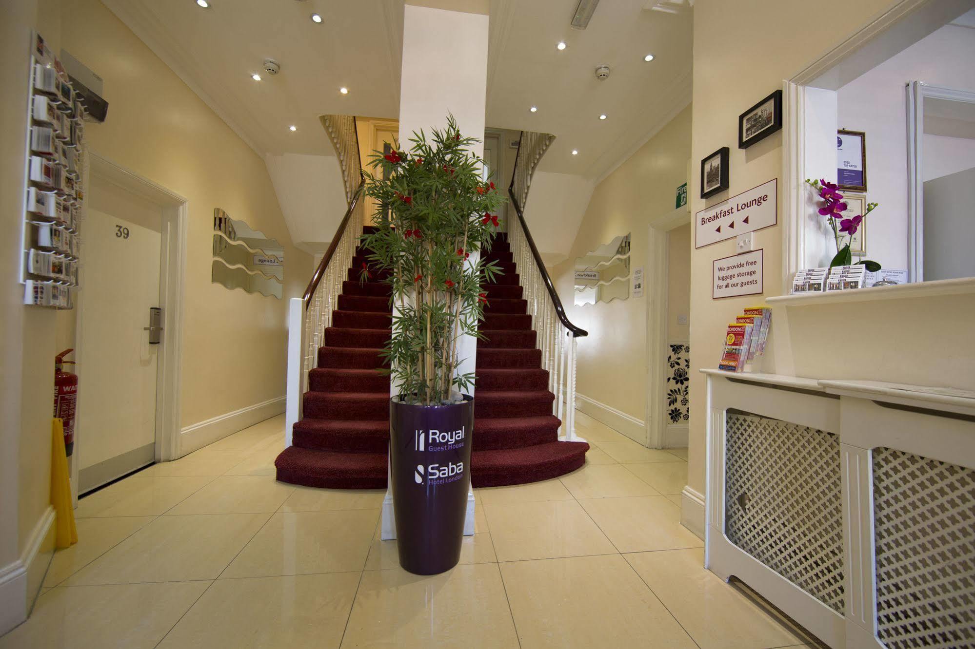 Oyo Lifestyle Golden Strand London Exterior foto