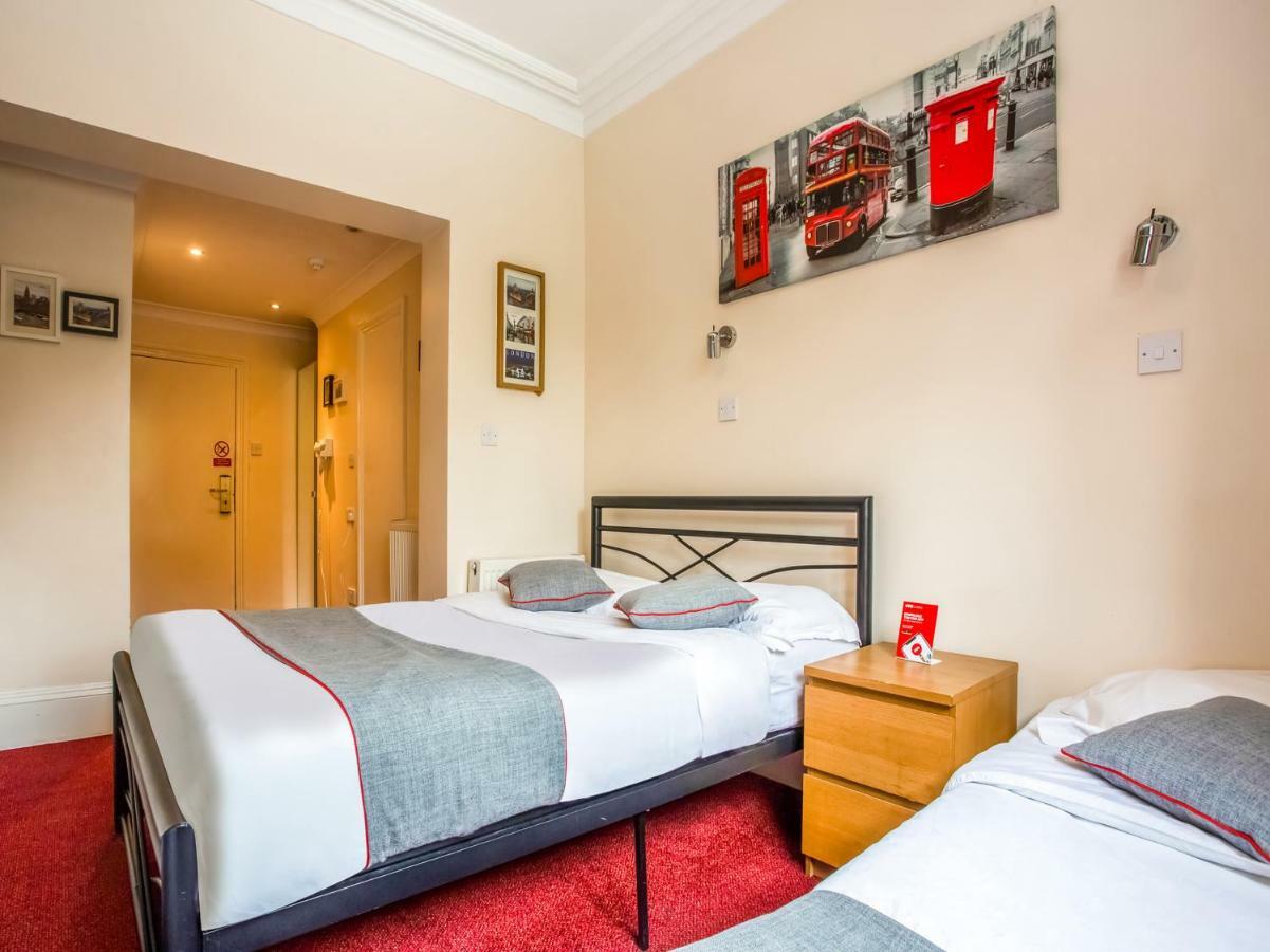 Oyo Lifestyle Golden Strand London Exterior foto