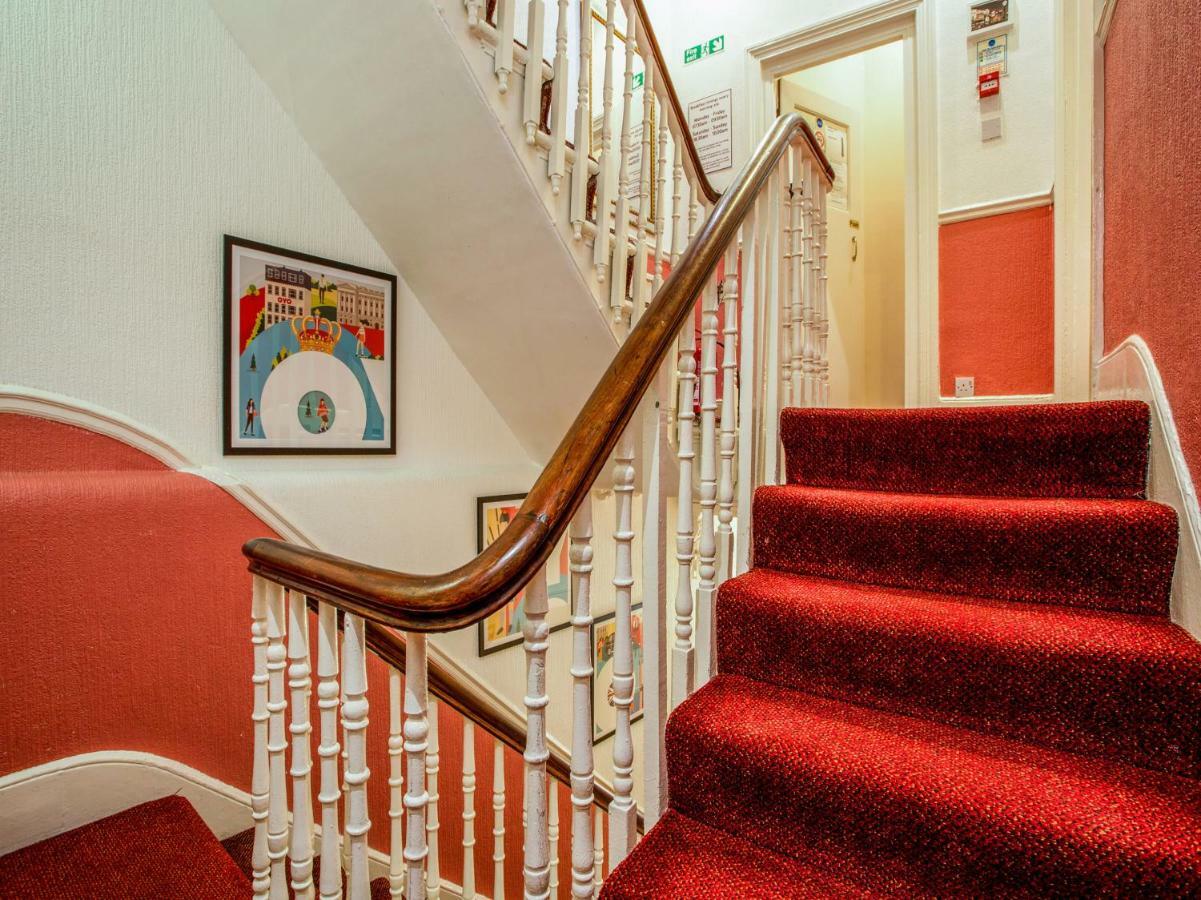Oyo Lifestyle Golden Strand London Exterior foto